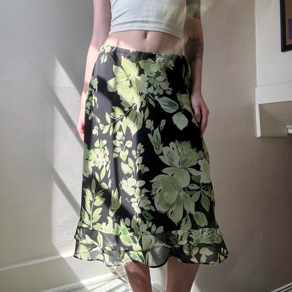 Unbranded Dresses & Skirts - Vintage Unbranded Y2K Green Floral Skirt 10 Petite Y2K Summer Vacation